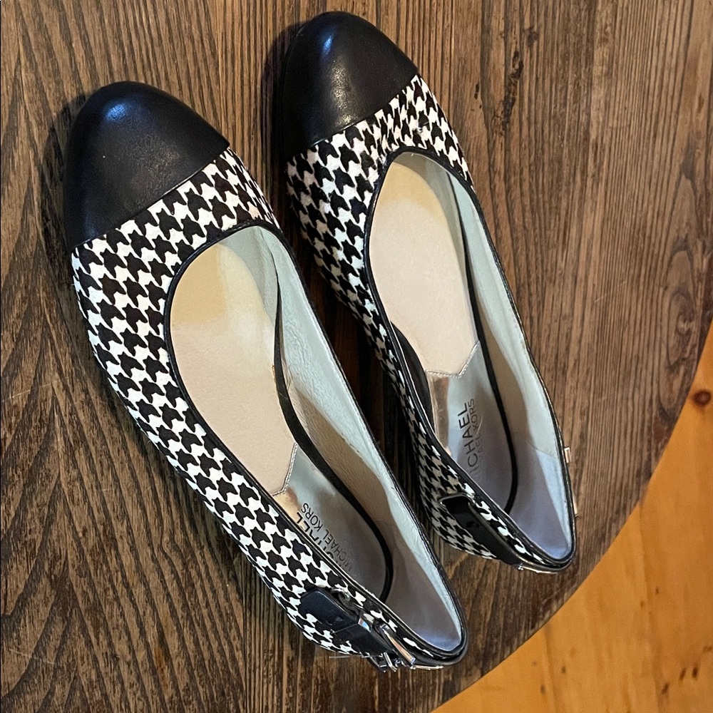 Michael Kors Houndstooth Black and White Leather Flats